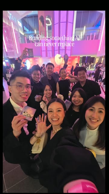 Reel:活动现场合影